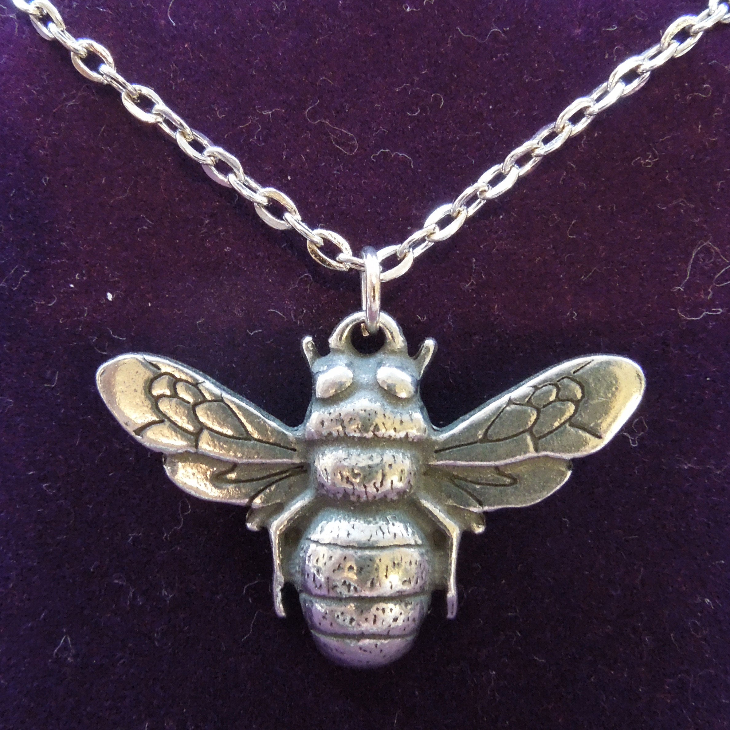 Celtic buying Bee Pendant